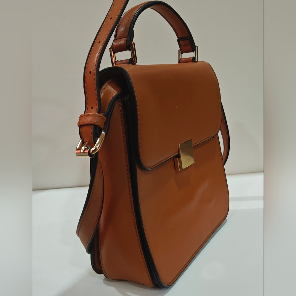 Elegant Tan Handbag